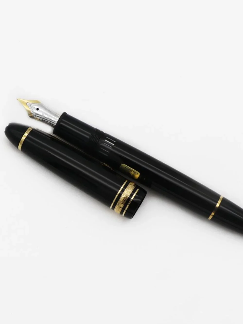 Meisterstück Gold-Coated Classique Fountain Pen -Size M Black